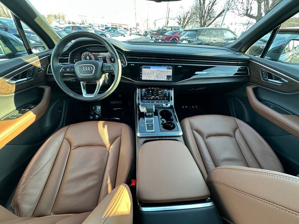 Used 2025 Audi Q7 3.0T Premium Plus image 25