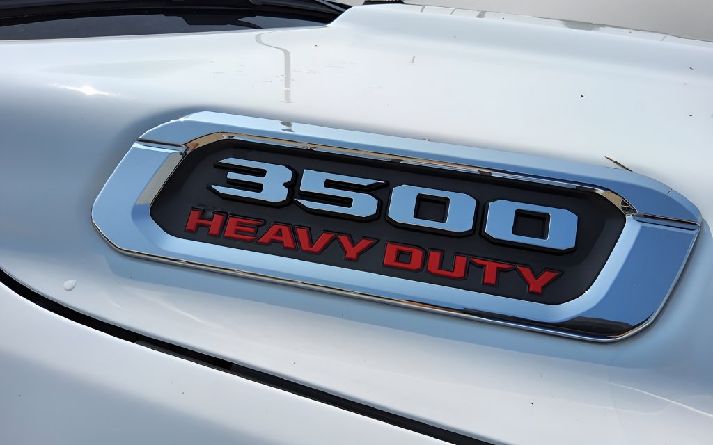 Used 2025 RAM 3500 Laramie AWD/4WD image 49
