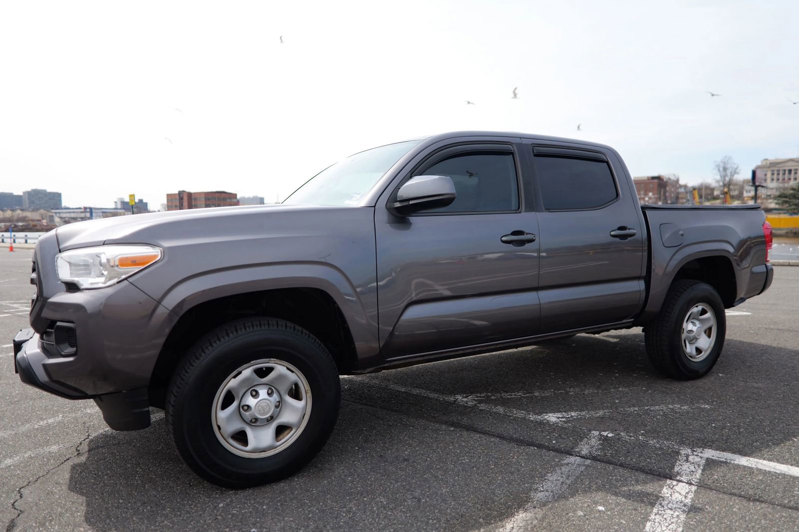 Used 2016 Toyota Tacoma SR RWD image 5