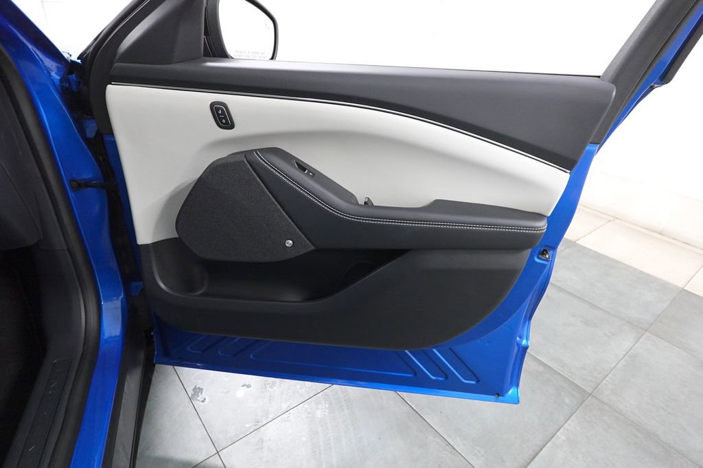 Used 2025 Ford Mustang Mach-E Premium AWD/4WD image 31