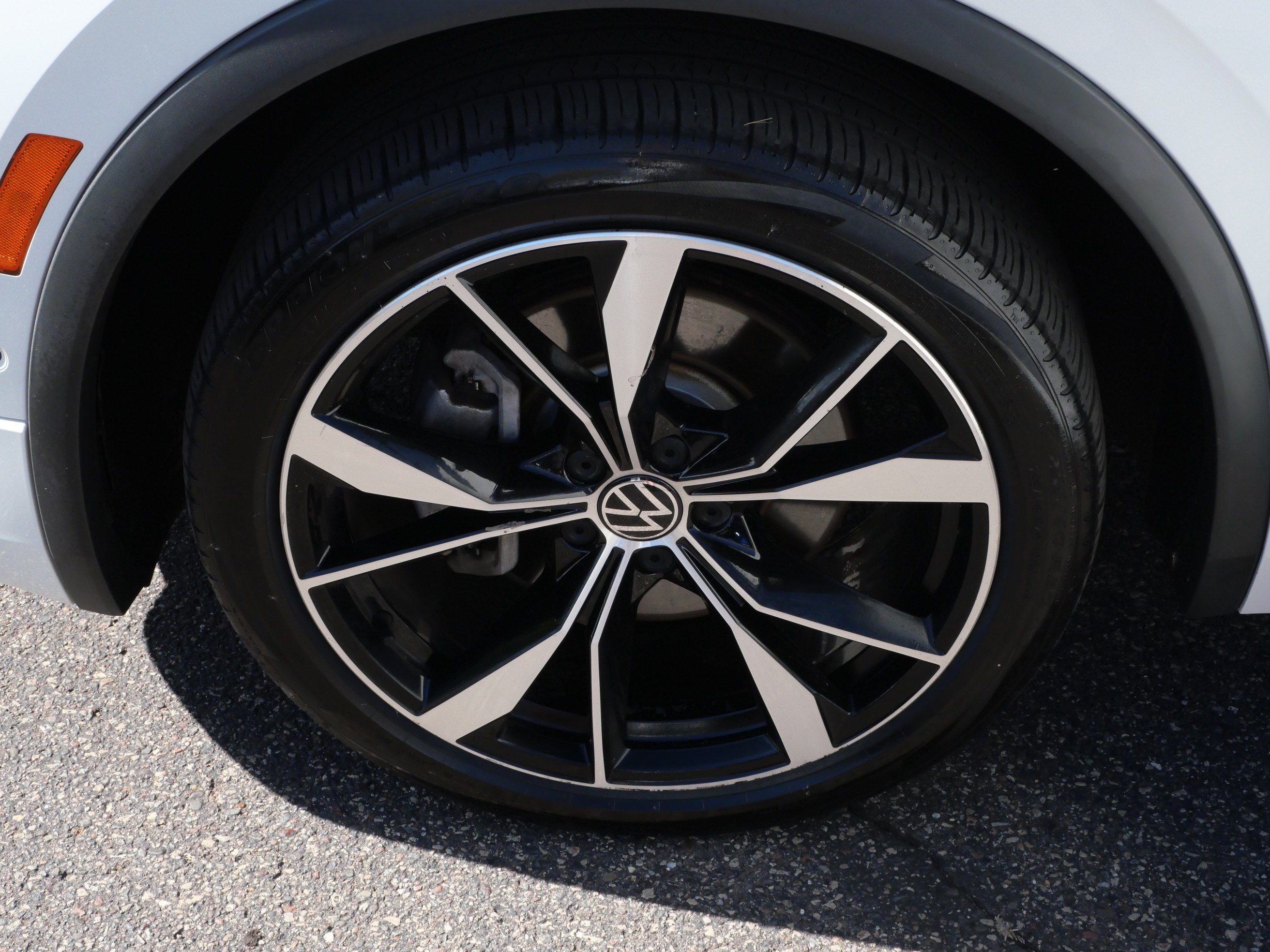 Used 2022 Volkswagen Tiguan SEL R-Line AWD/4WD image 15