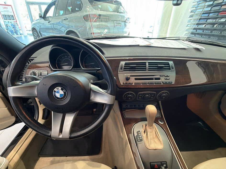 Used 2003 BMW Z4 2.5i RWD image 8