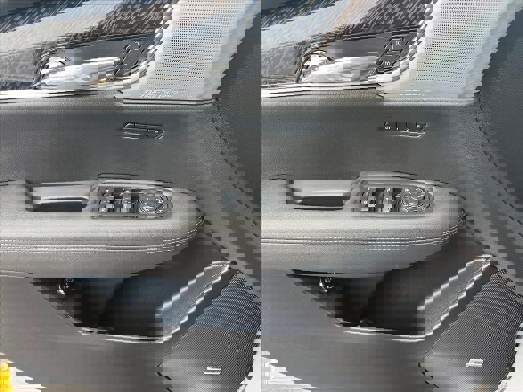 Used 2024 Cadillac XT6 Premium Luxury w/ Technology Package image 13