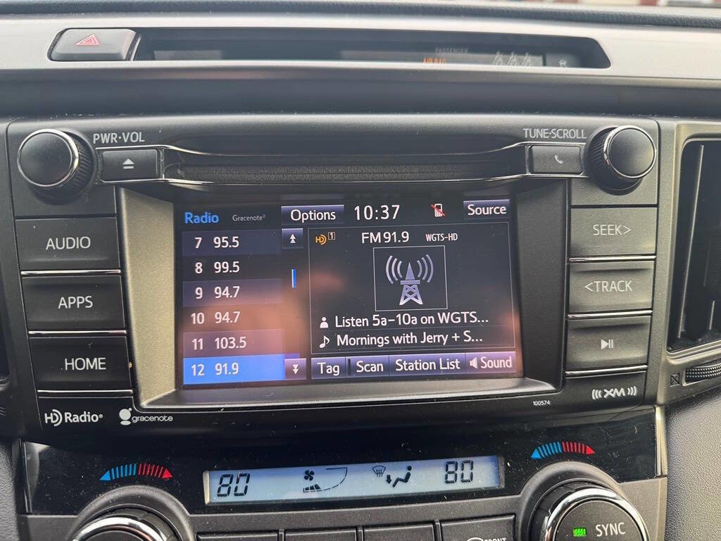 Used 2018 Toyota RAV4 SE image 24