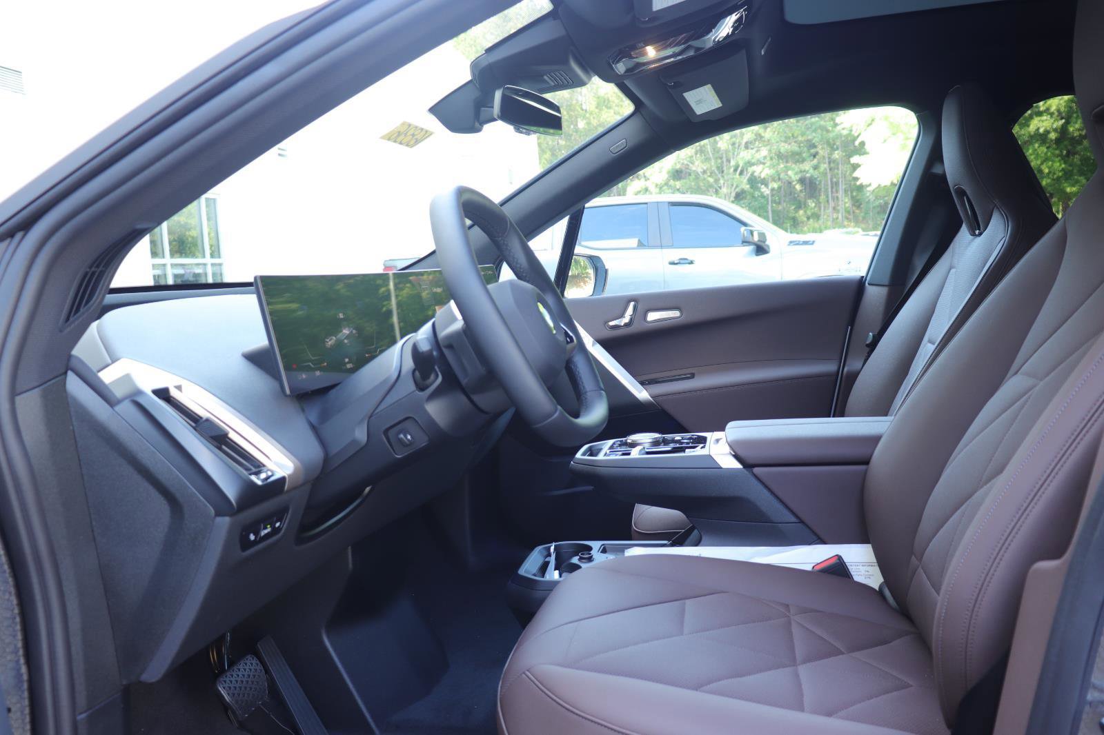 New 2026 BMW iX xDrive60 image 13