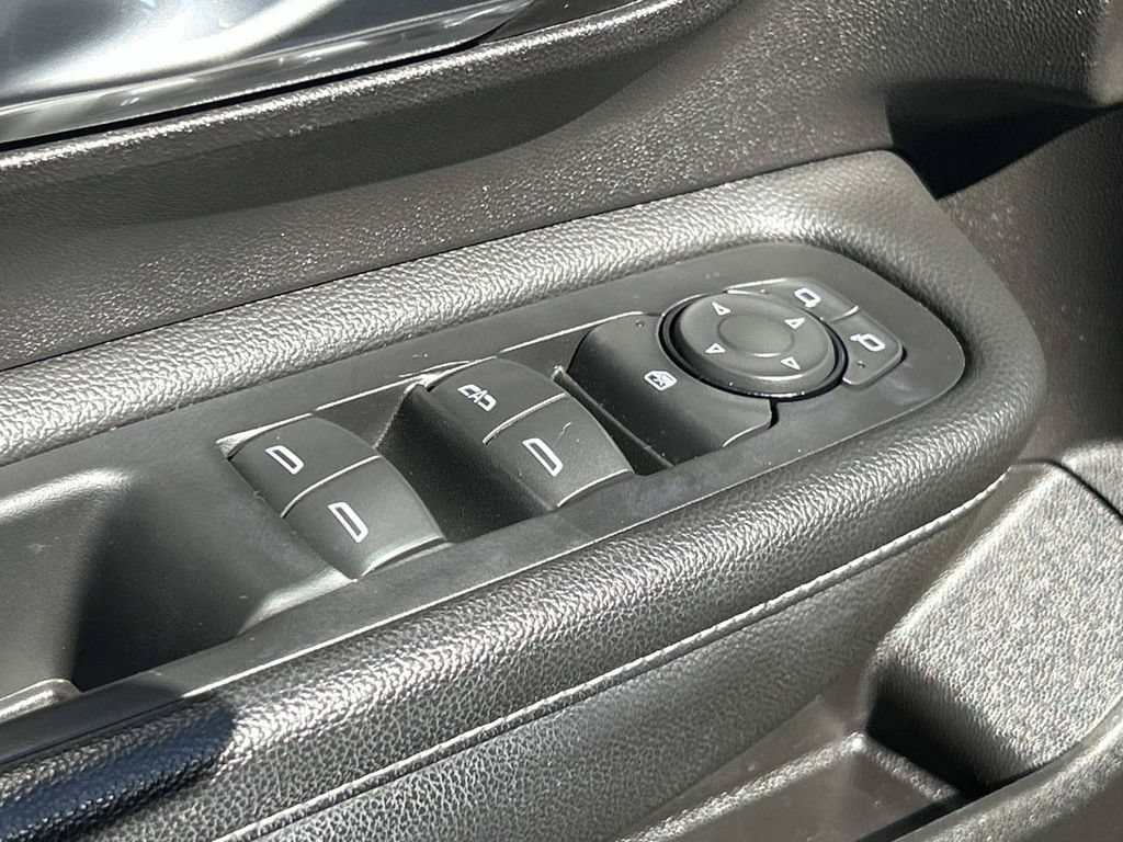 Used 2024 GMC Terrain SLE FWD image 25