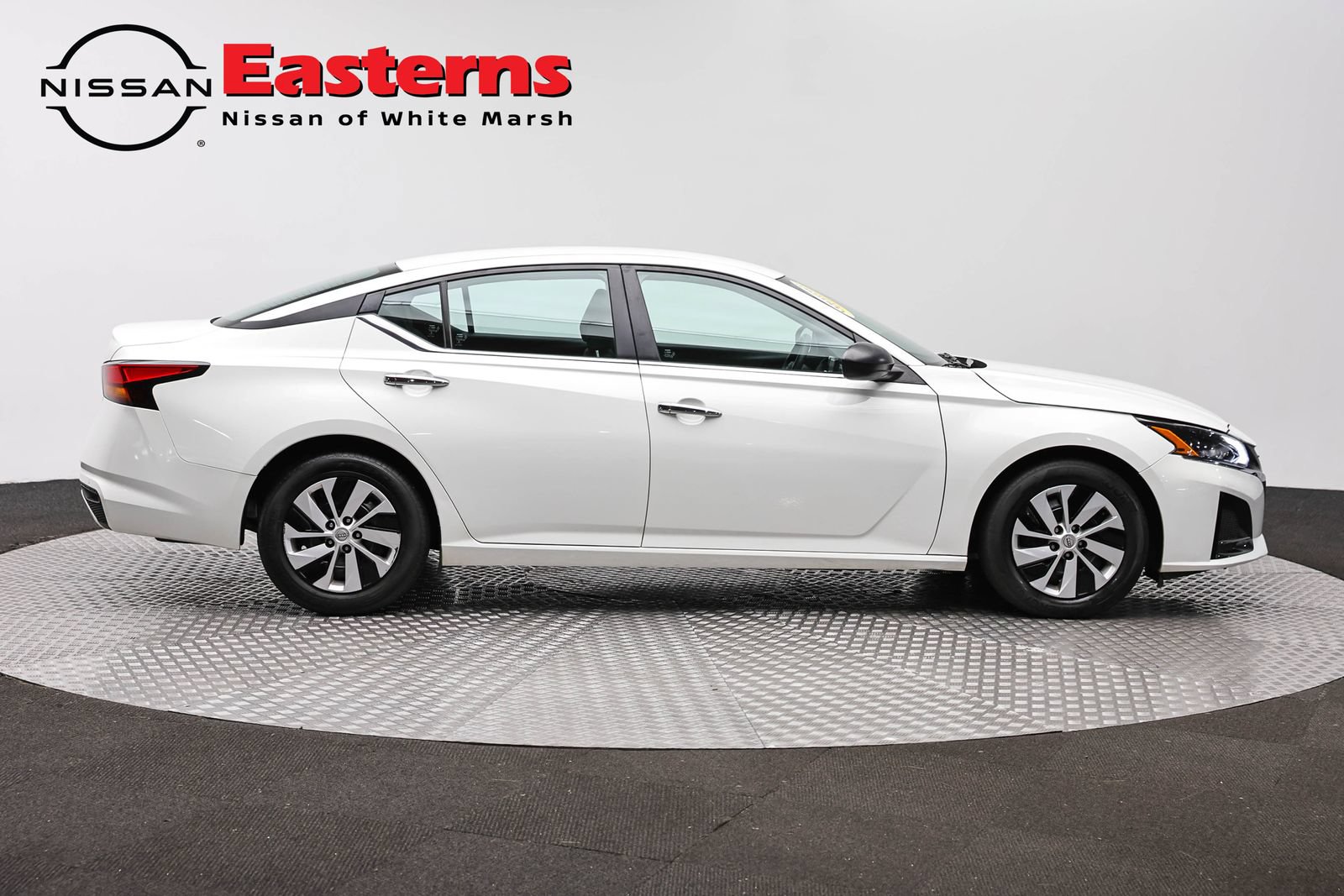 Used 2024 Nissan Altima 2.5 S FWD image 4