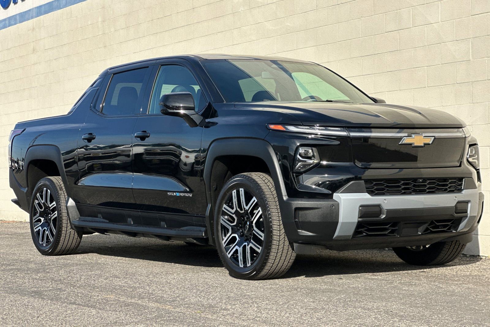 Used 2026 Chevrolet Silverado EV LT image 2