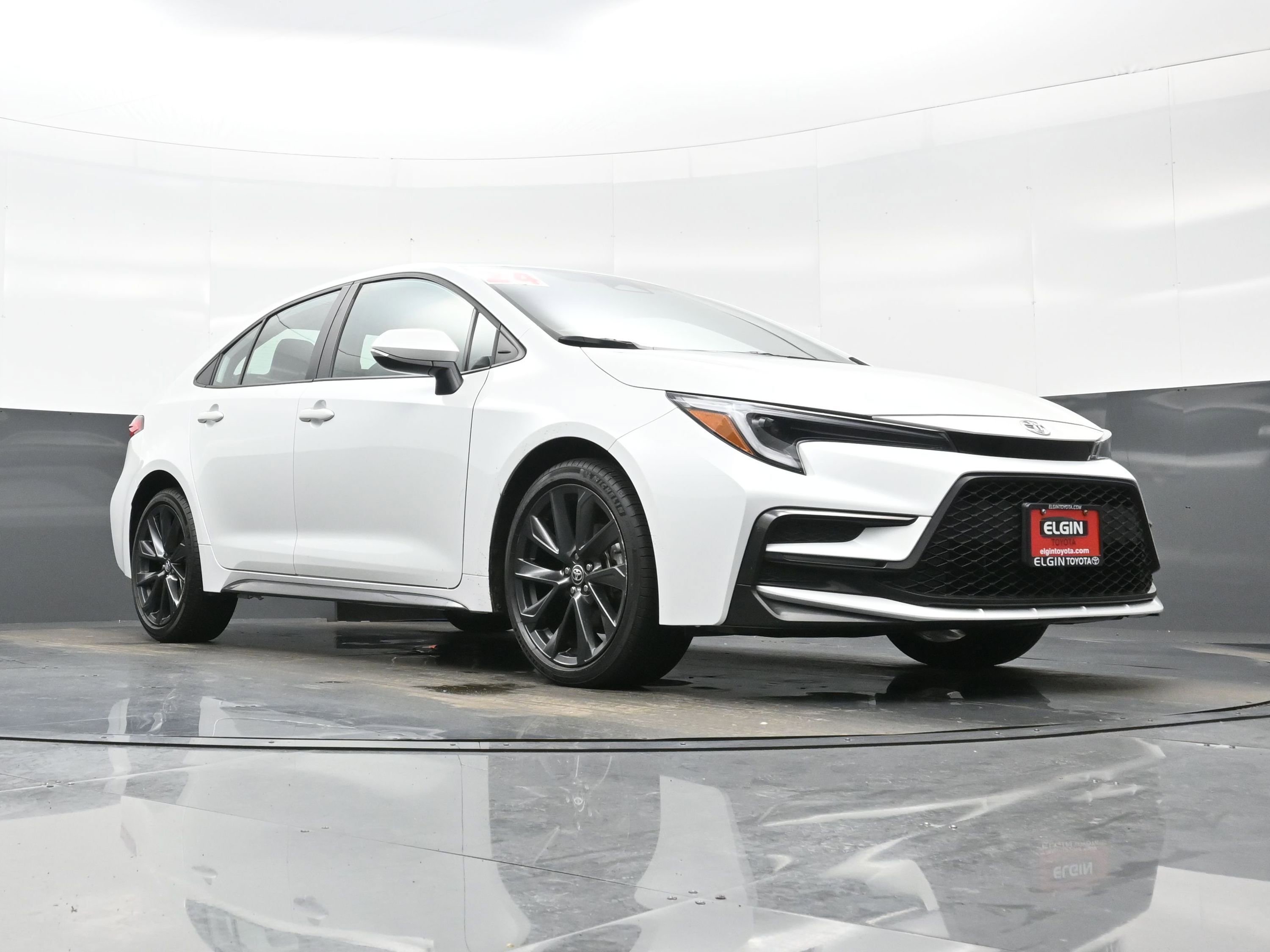 Used 2024 Toyota Corolla SE image 25