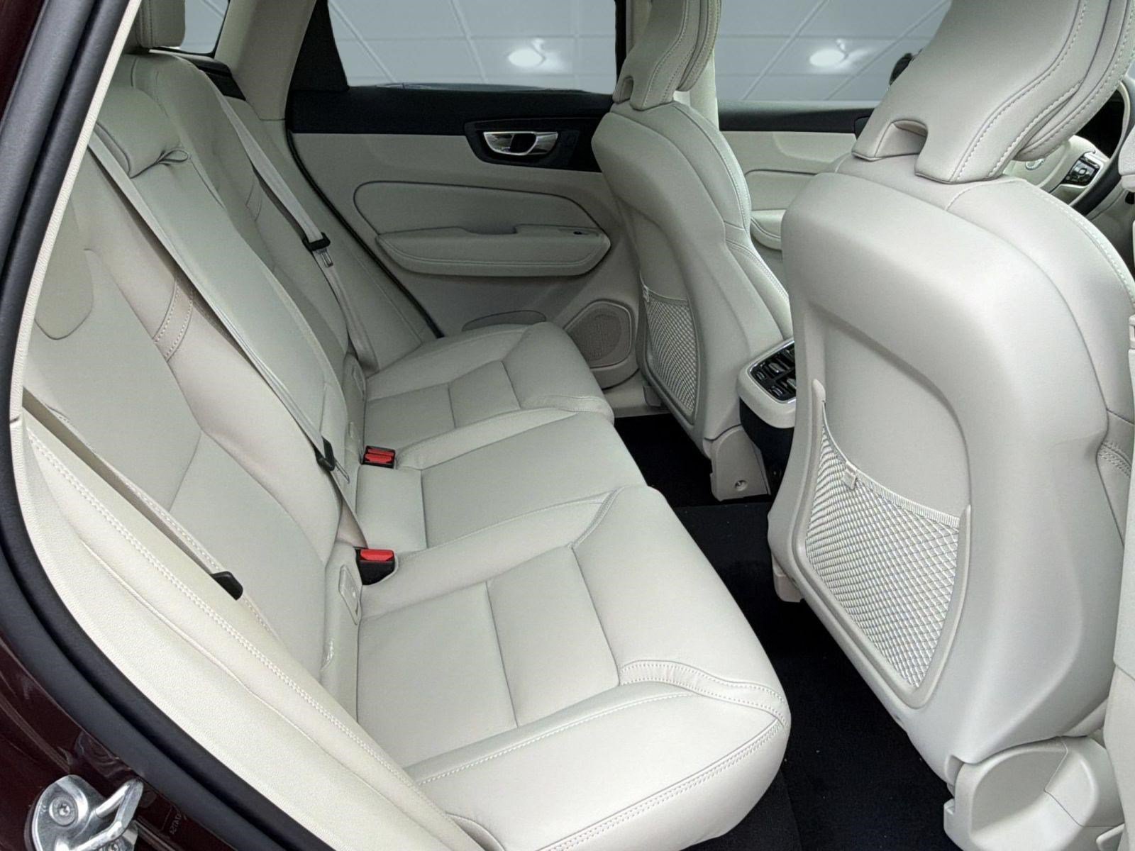 New 2026 Volvo XC60 B5 Ultra w/ Climate Package AWD/4WD image 30