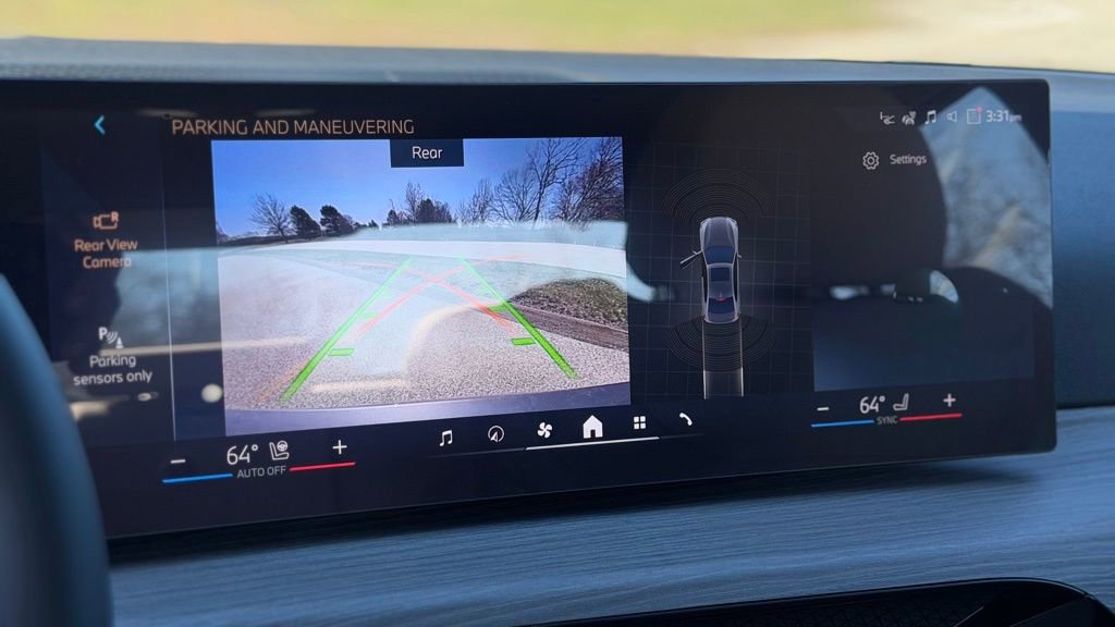 New 2026 BMW 330i xDrive Sedan w/ Premium Package image 19