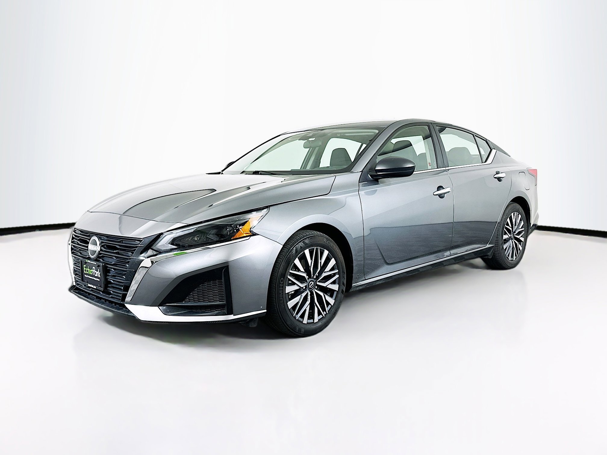 Used 2025 Nissan Altima 2.5 SV image 3