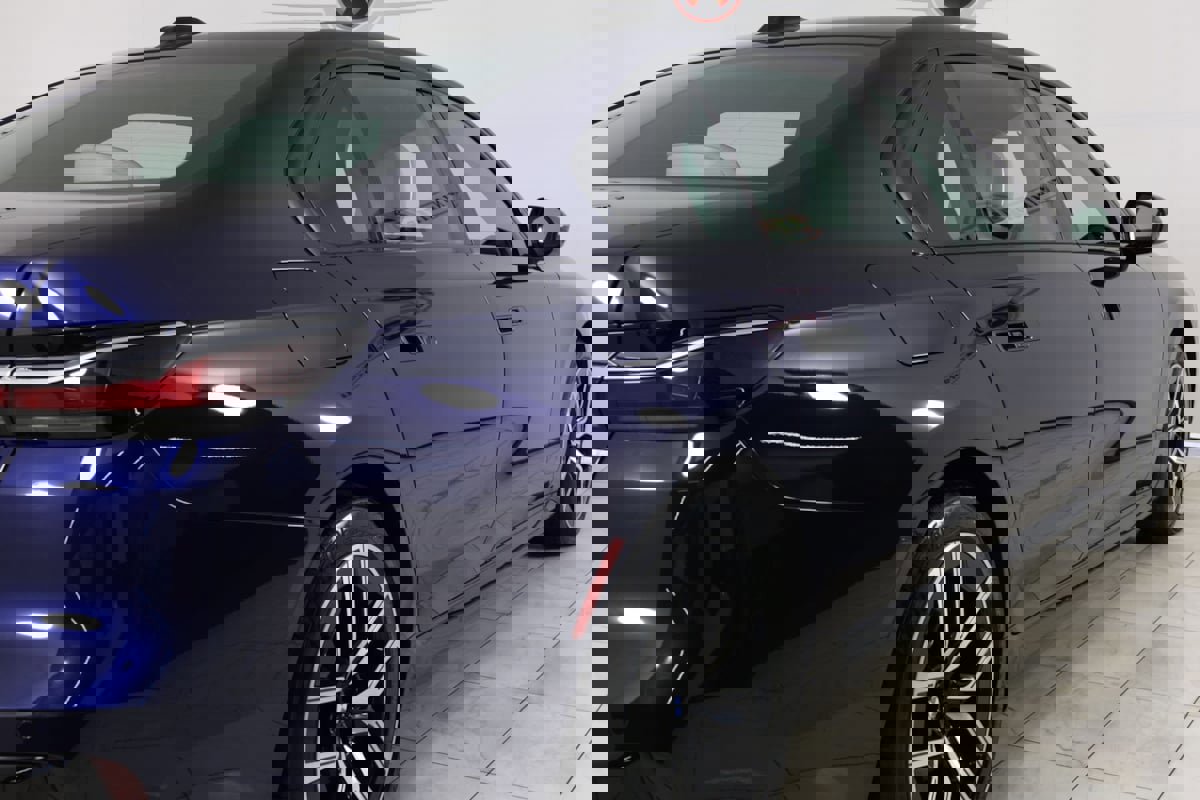 Used 2023 BMW 760i xDrive AWD/4WD image 41