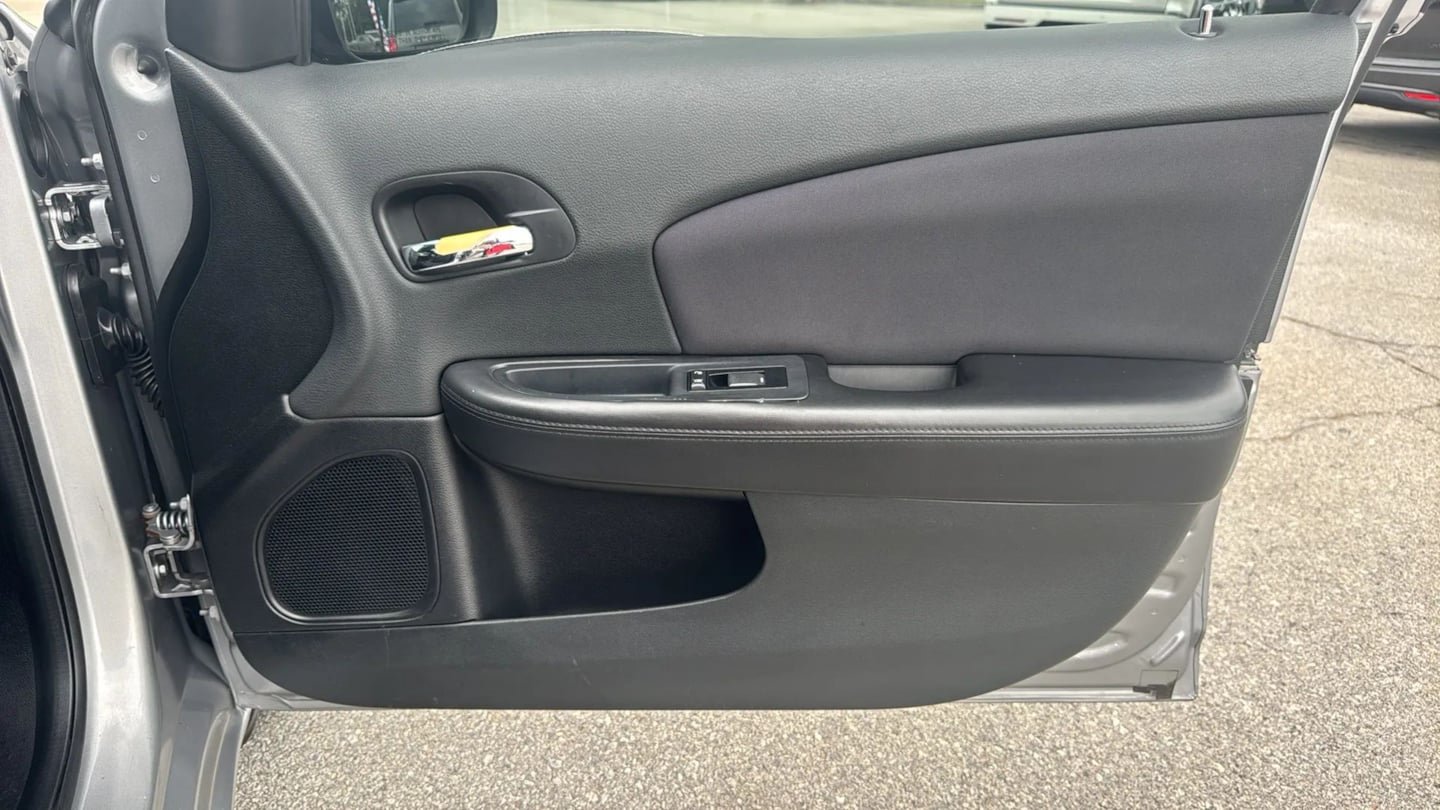 Used 2013 Chrysler 200 Touring w/ S Exterior Appearance Pkg FWD image 23