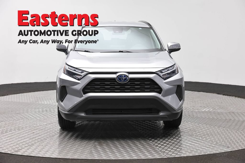 Used 2024 Toyota RAV4 XLE AWD/4WD image 2