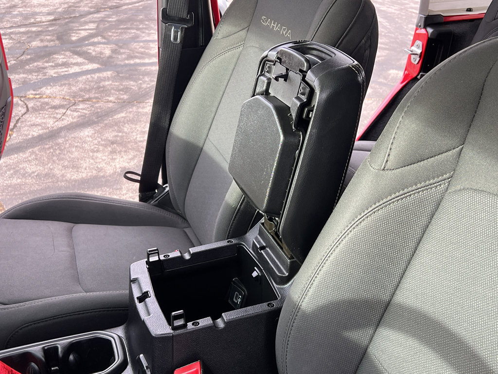 Used 2018 Jeep Wrangler Unlimited Sahara w/ Cold Weather Group image 20