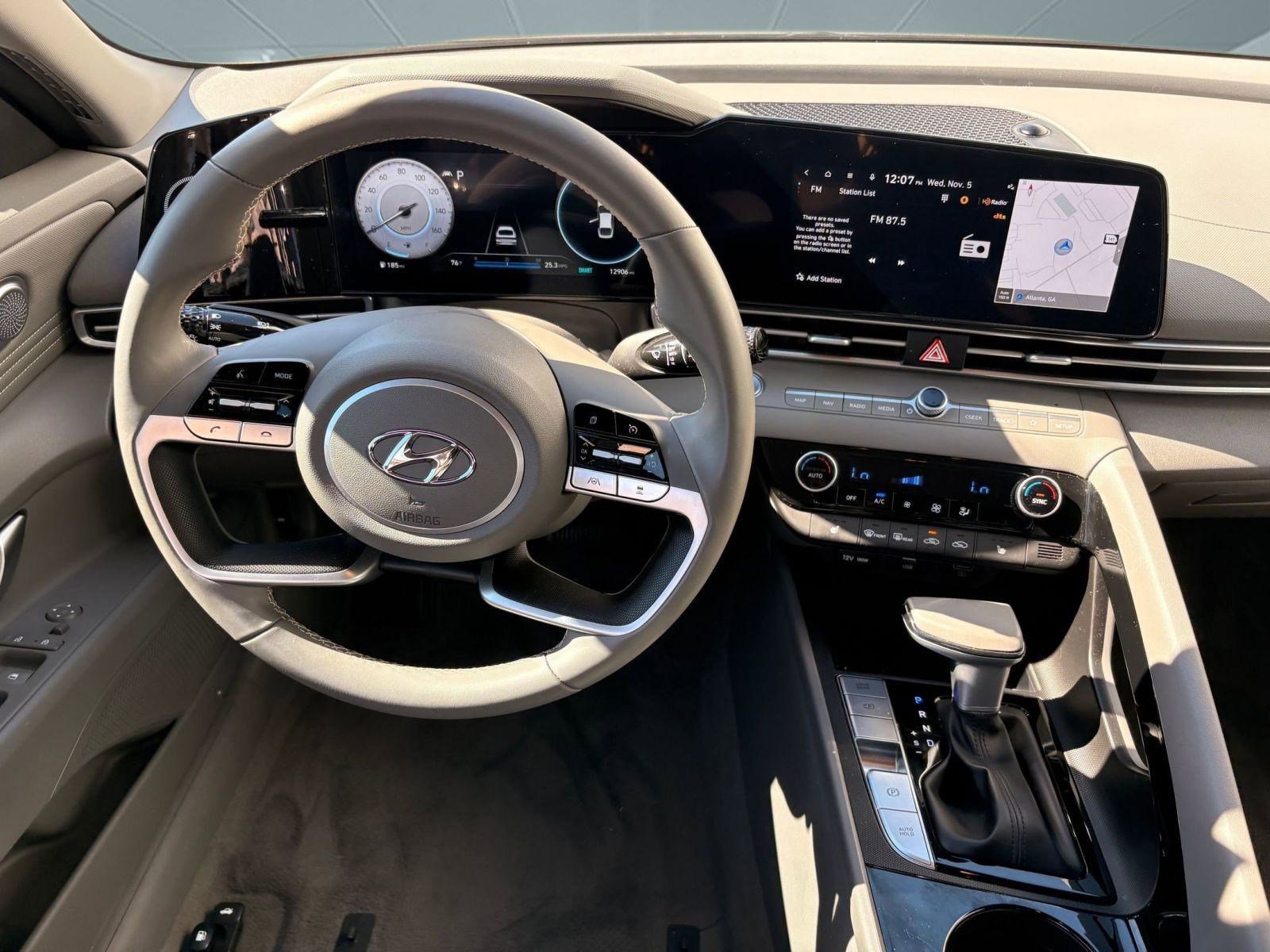 Used 2023 Hyundai Elantra SEL w/ Convenience Package image 21