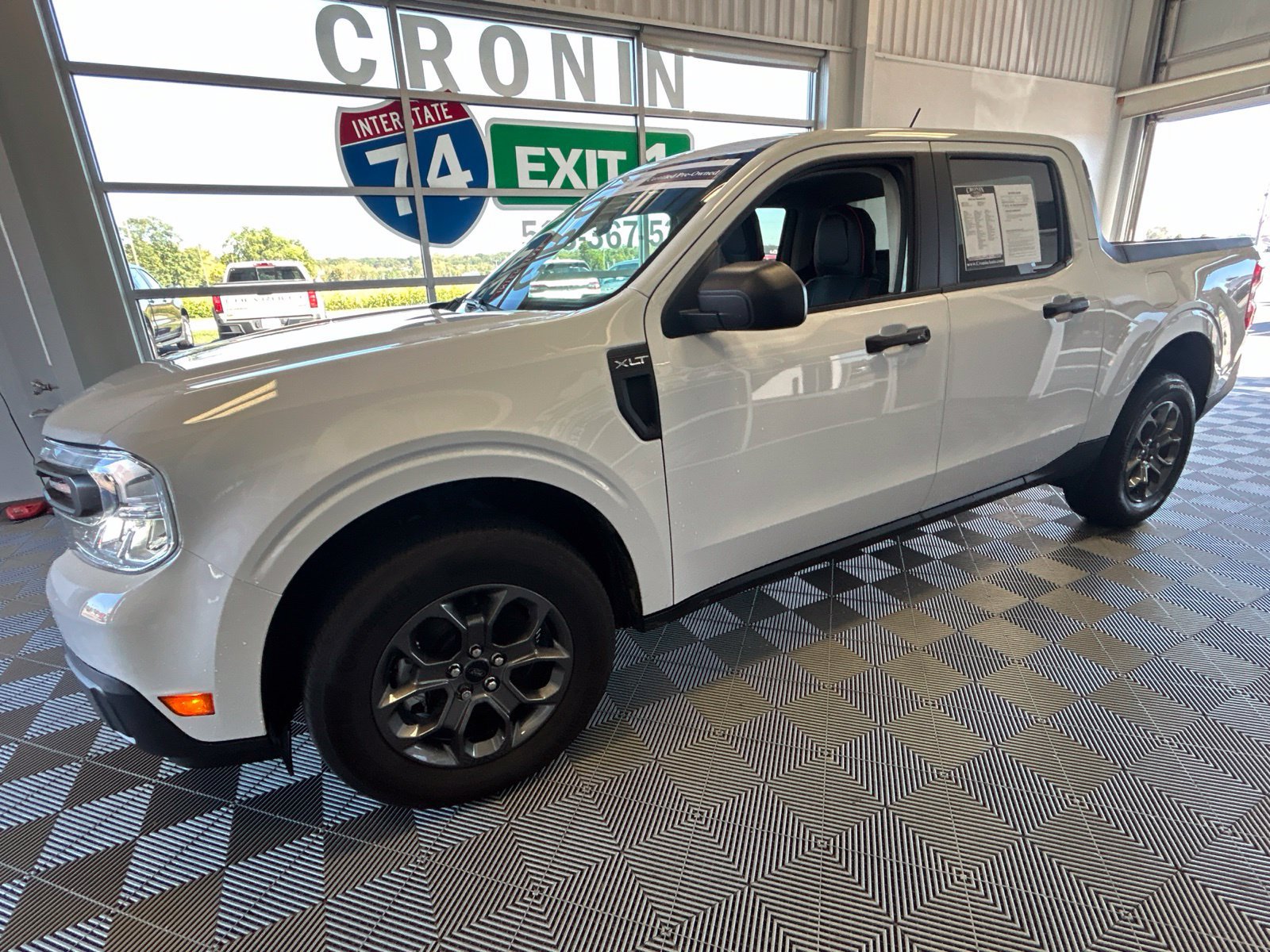 Used 2024 Ford Maverick XLT FWD image 3