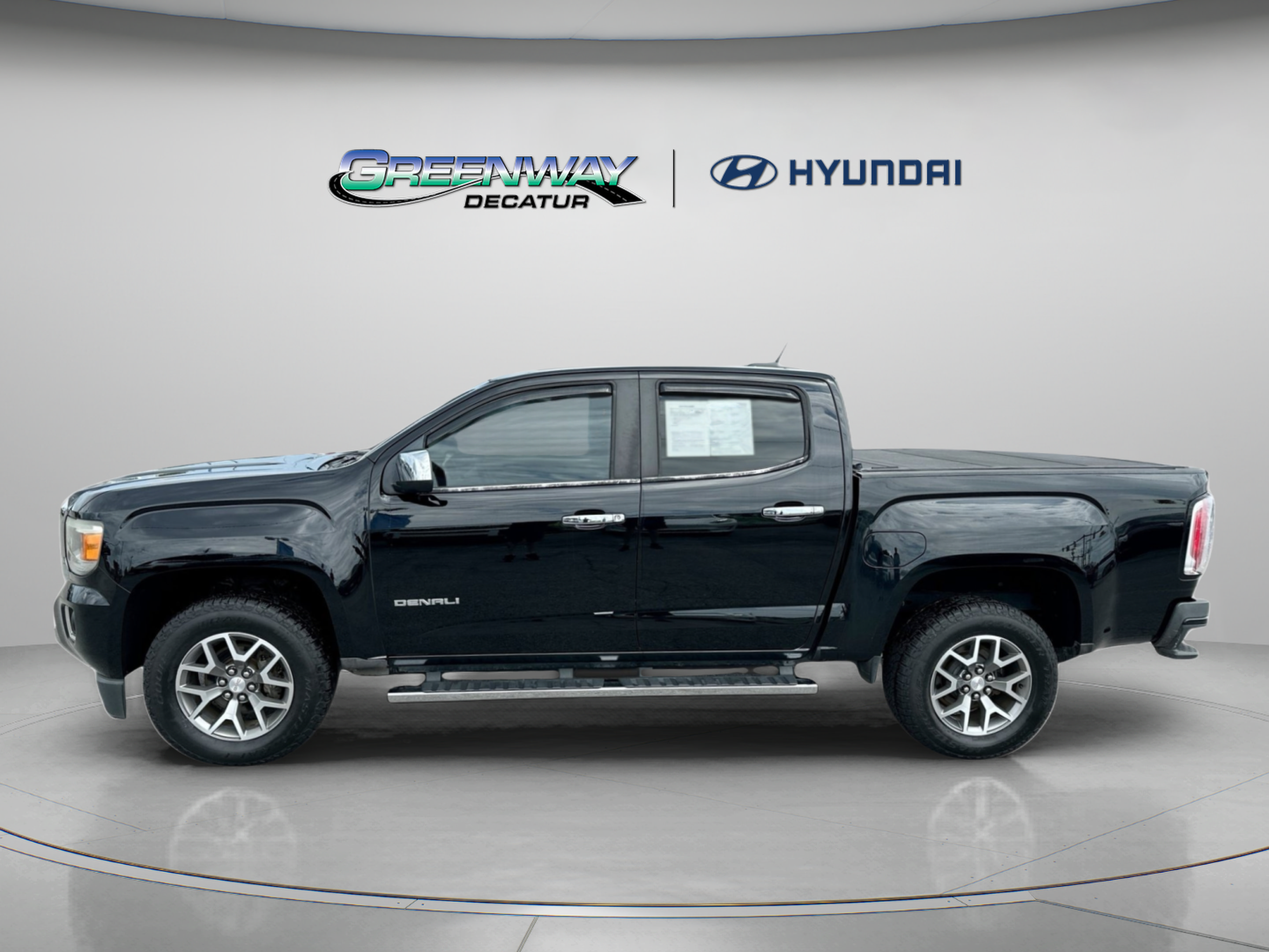 Used 2017 GMC Canyon Denali AWD/4WD image 4