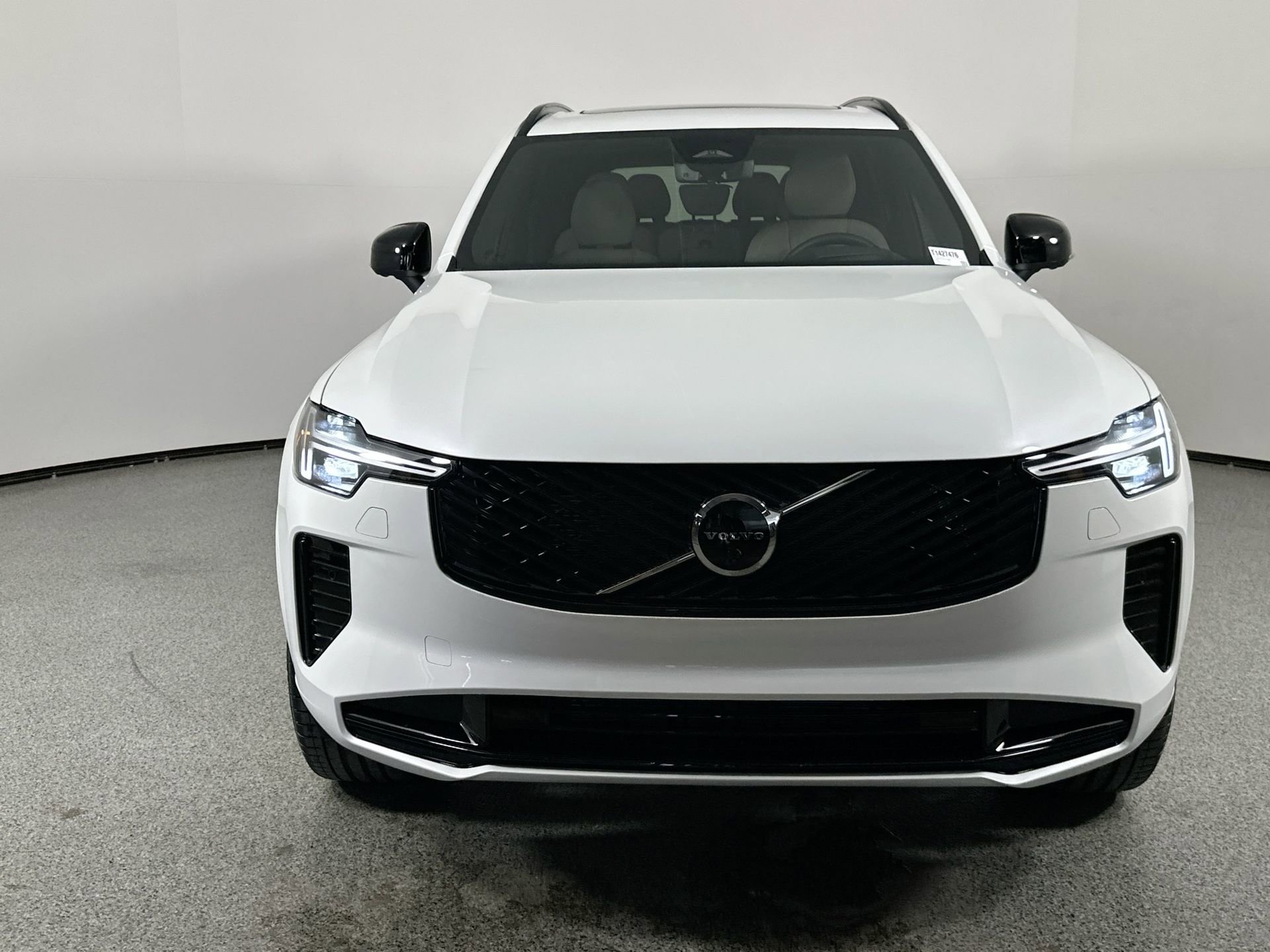 New 2026 Volvo XC90 B6 Ultra w/ Lounge Package image 2