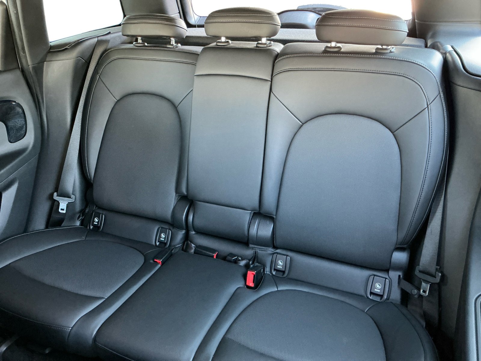 Used 2022 MINI Cooper Countryman S w/ Premium Package image 13