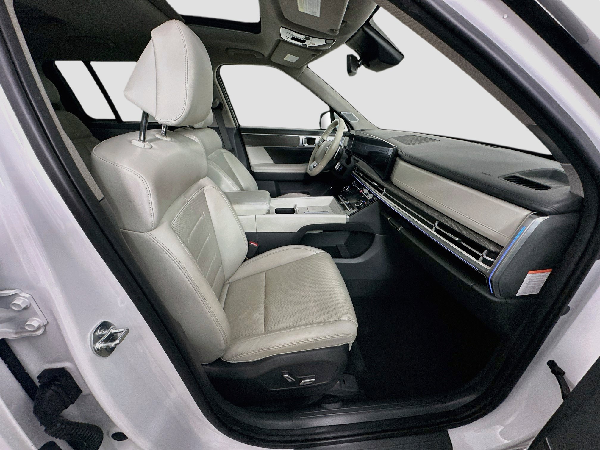 Used 2025 Hyundai Santa Fe Limited FWD image 35