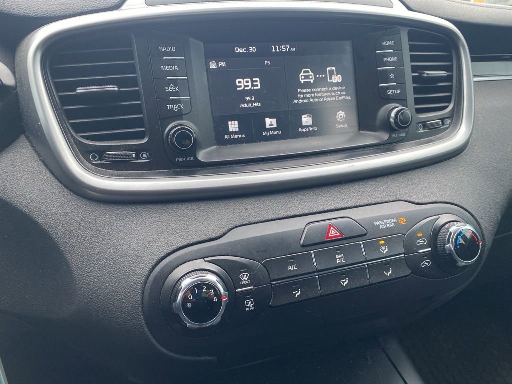 Used 2019 Kia Sorento LX image 10