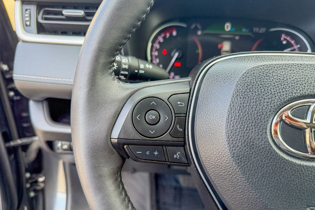 Used 2023 Toyota RAV4 XLE Premium image 20