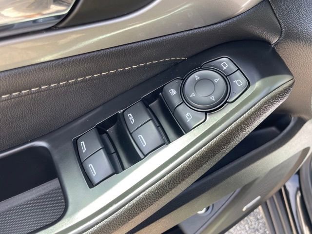Used 2023 Chevrolet Traverse LT w/ LT Premium Package FWD image 12