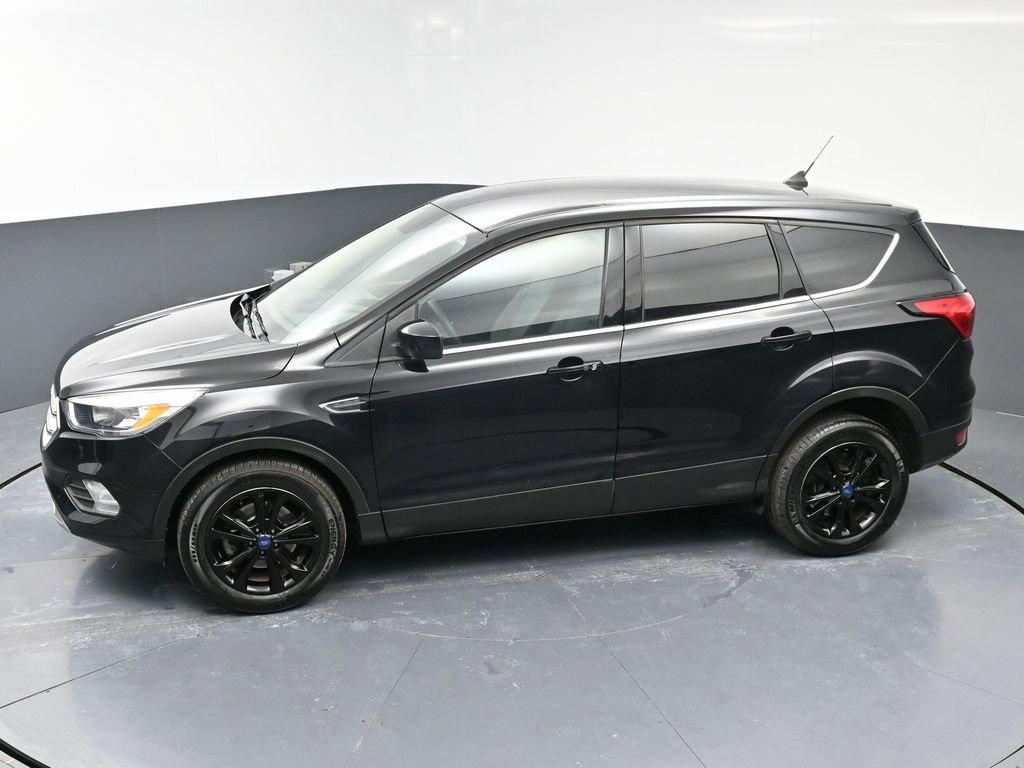 Used 2019 Ford Escape SE image 45
