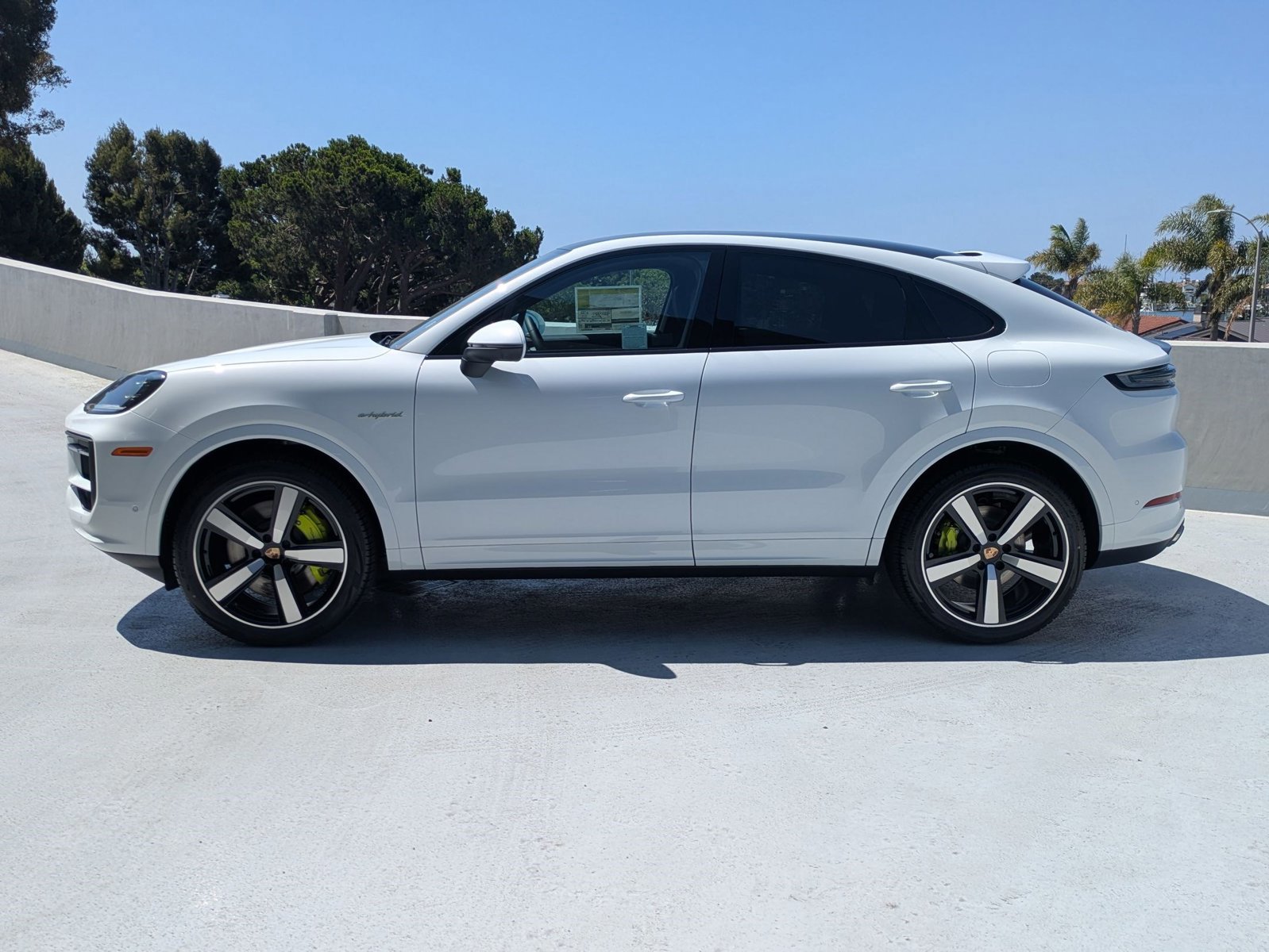 New 2025 Porsche Cayenne E-Hybrid video 2