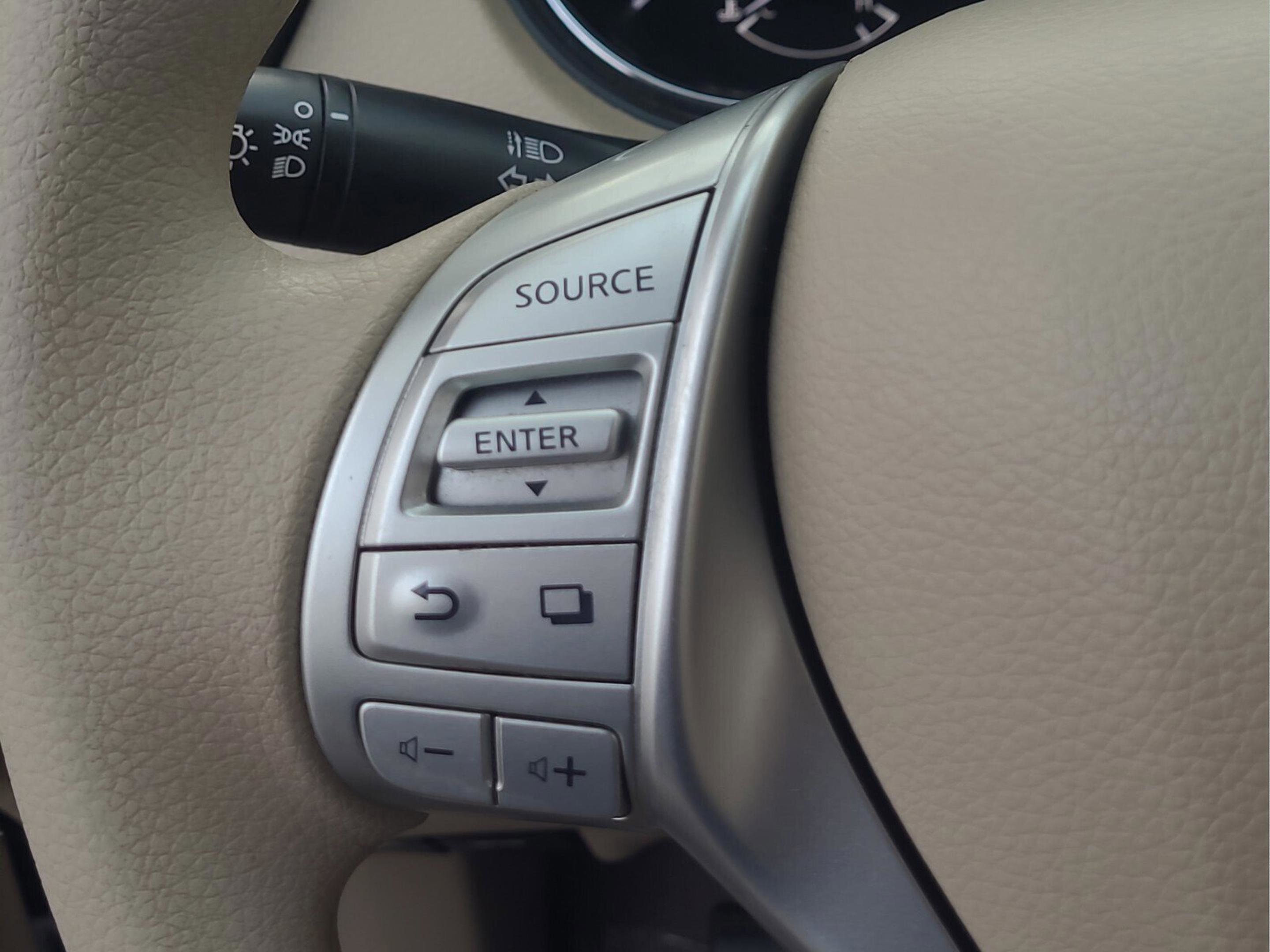 Used 2014 Nissan Rogue S image 22