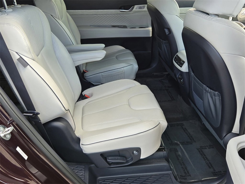 Used 2024 Hyundai Palisade Calligraphy image 17