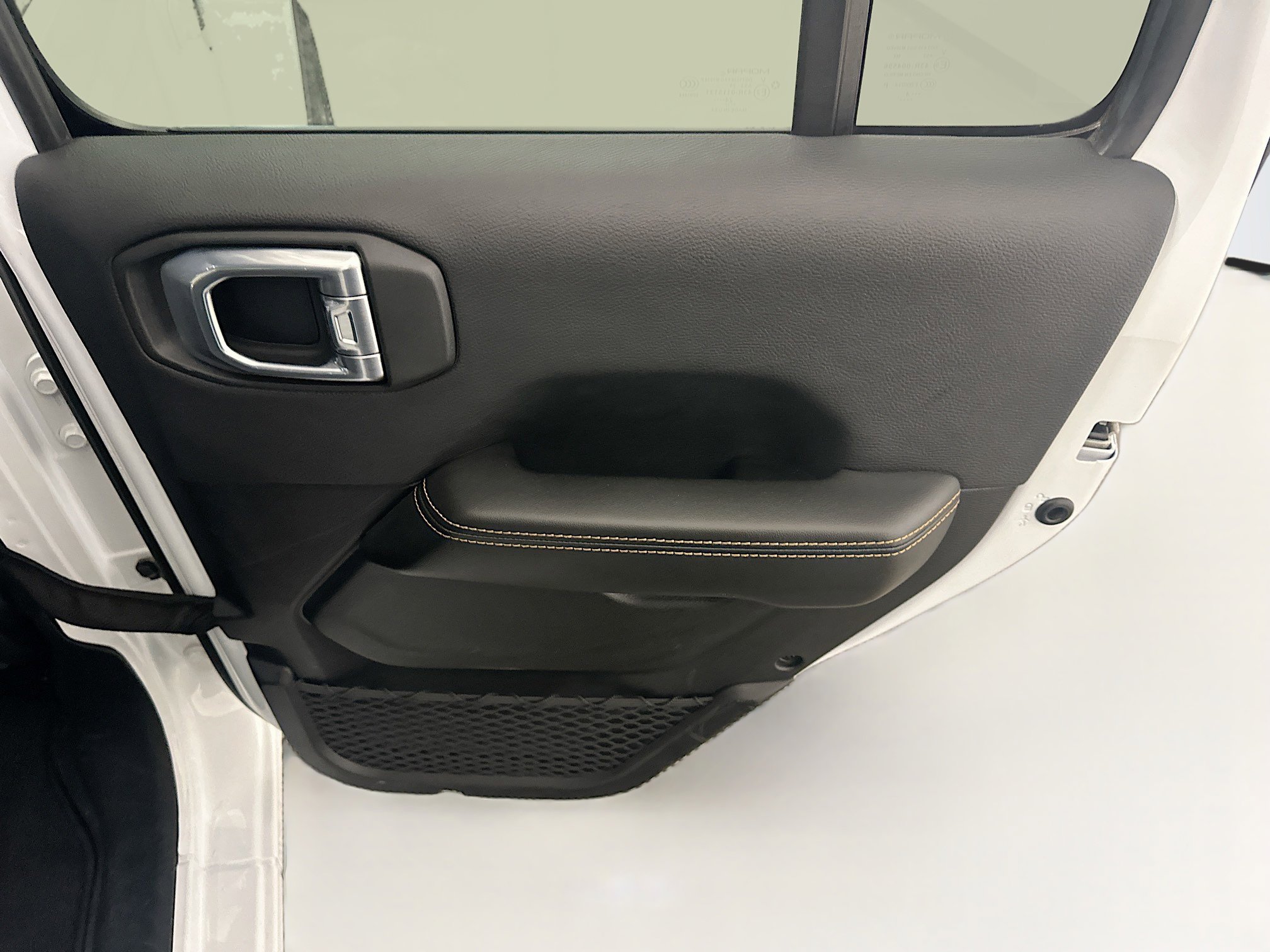 Used 2025 Jeep Wrangler Sahara image 30