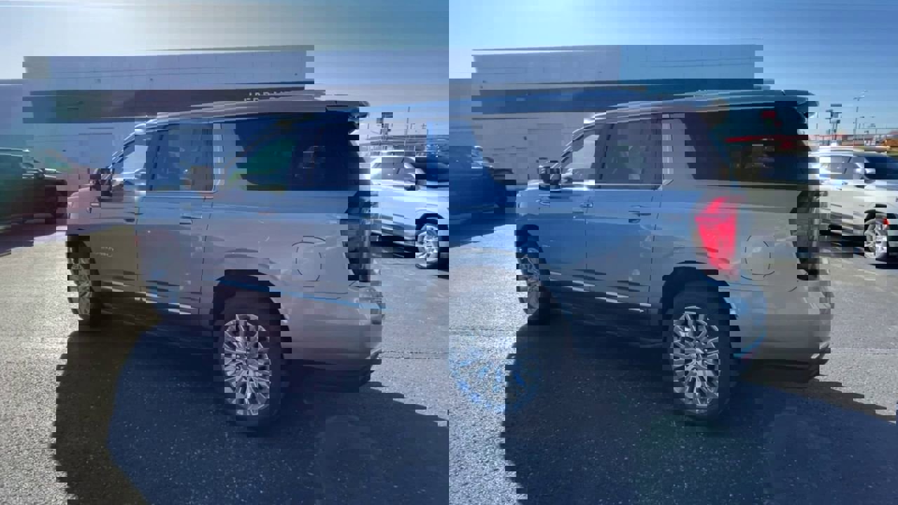 Certified 2023 GMC Yukon XL Denali image 7