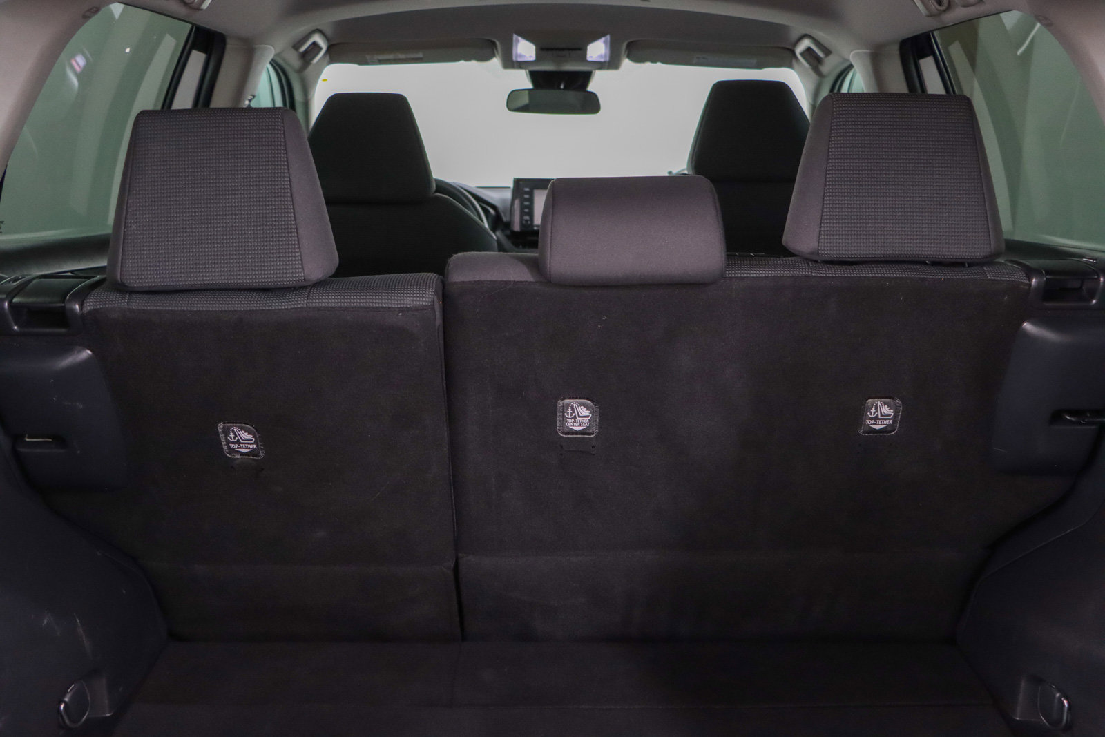 Used 2020 Toyota RAV4 LE FWD image 28