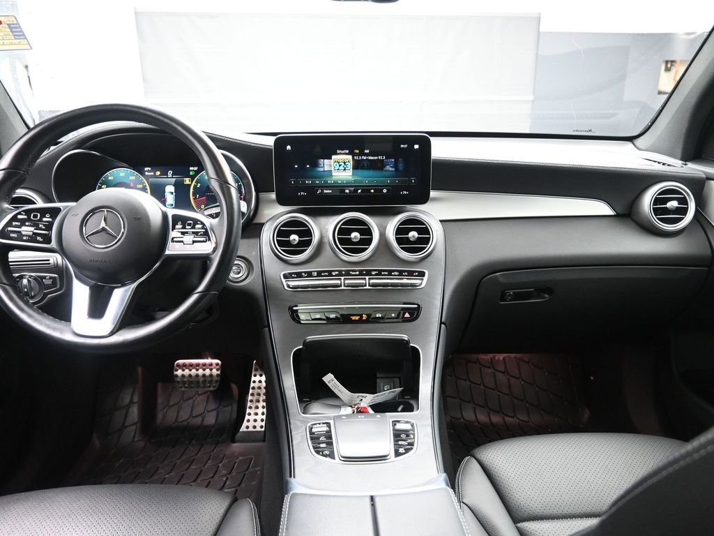 Used 2023 Mercedes-Benz GLC 300 4MATIC Coupe image 2