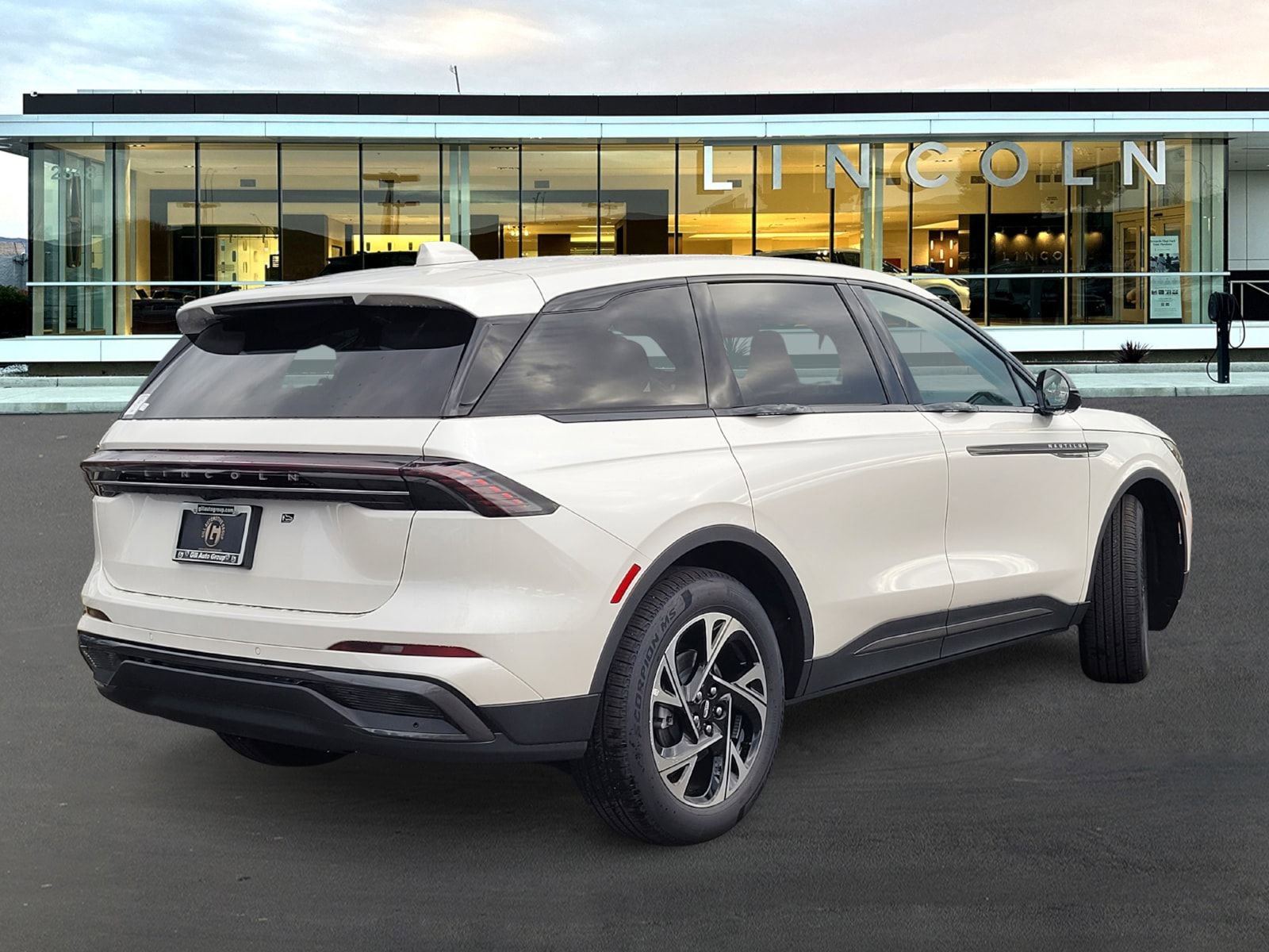 New 2026 Lincoln Nautilus Premier w/ Equipment Group 102A AWD/4WD image 4