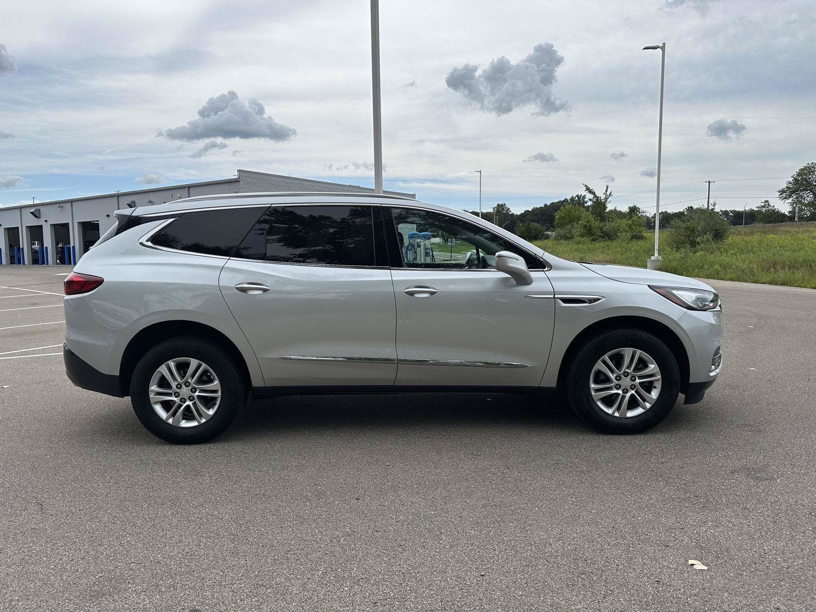 Used 2019 Buick Enclave Essence FWD image 6
