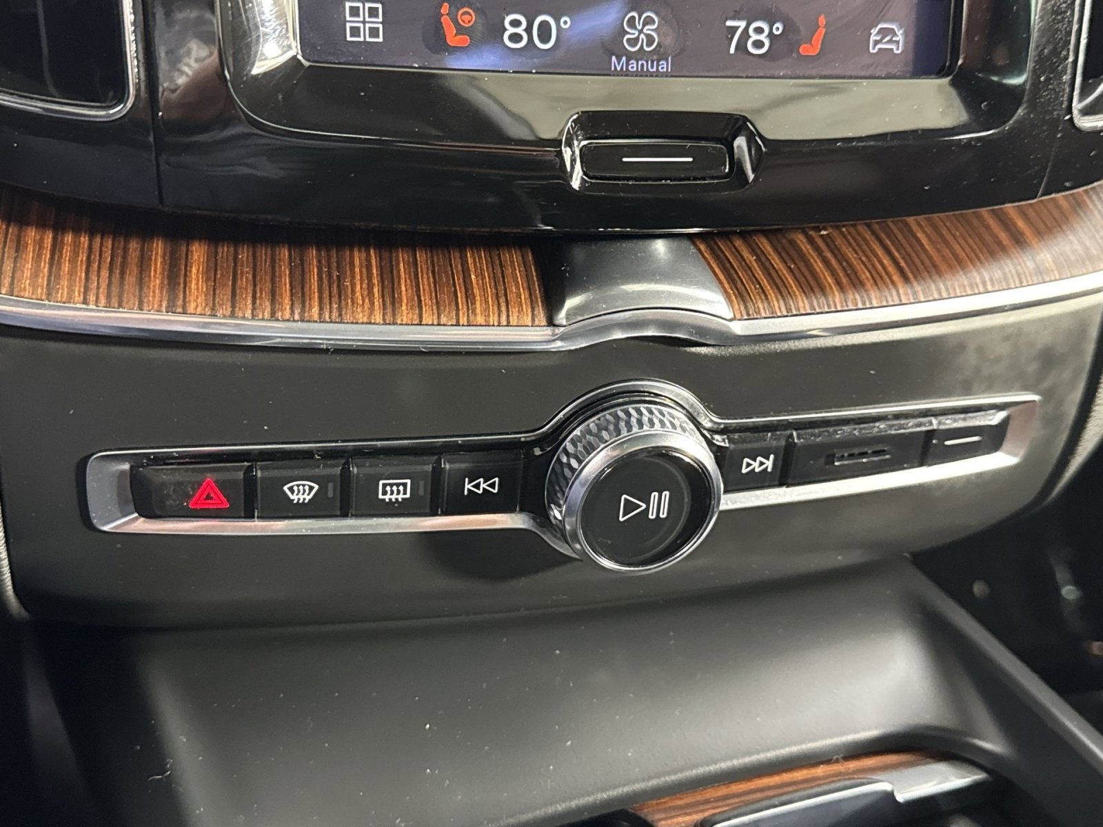 Used 2023 Volvo XC60 B5 Plus w/ Climate Package image 38