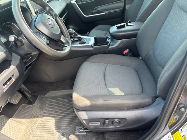 Used 2024 Toyota RAV4 XLE AWD/4WD image 10