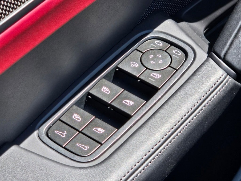 New 2026 Porsche Cayenne GTS image 17