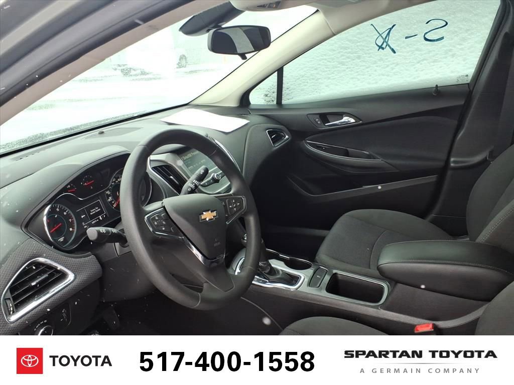 Used 2017 Chevrolet Cruze LT image 13