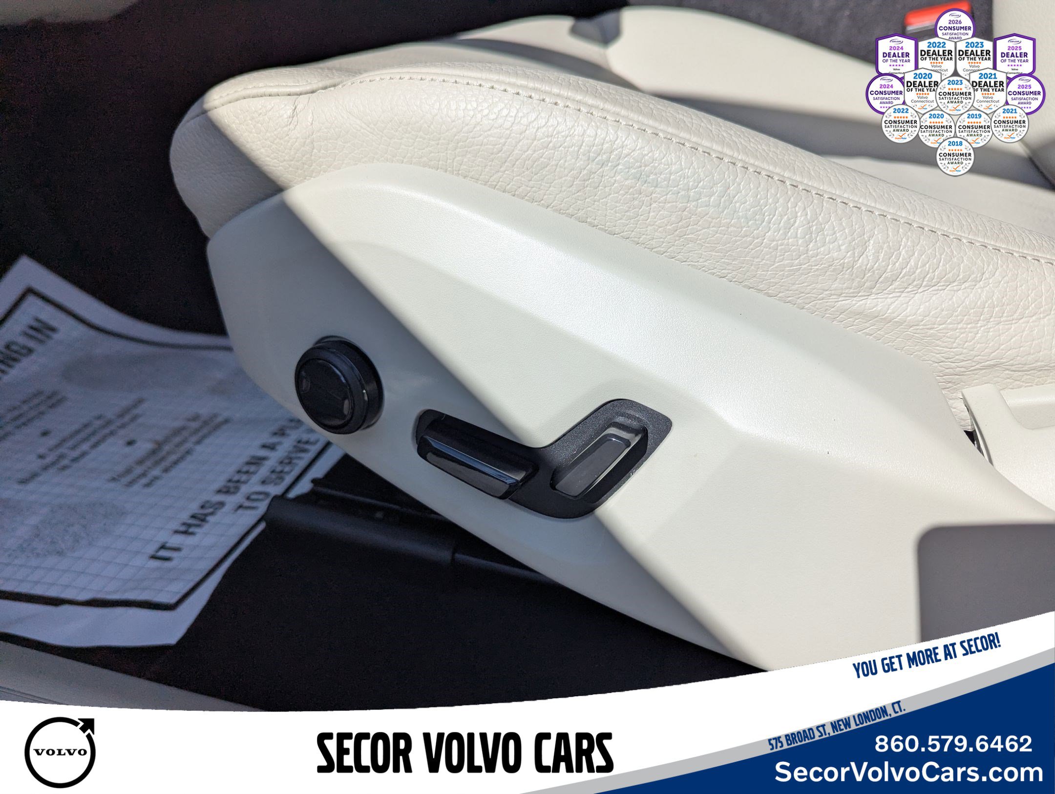 Certified 2024 Volvo XC60 T8 Plus w/ Protection Package Premier image 9