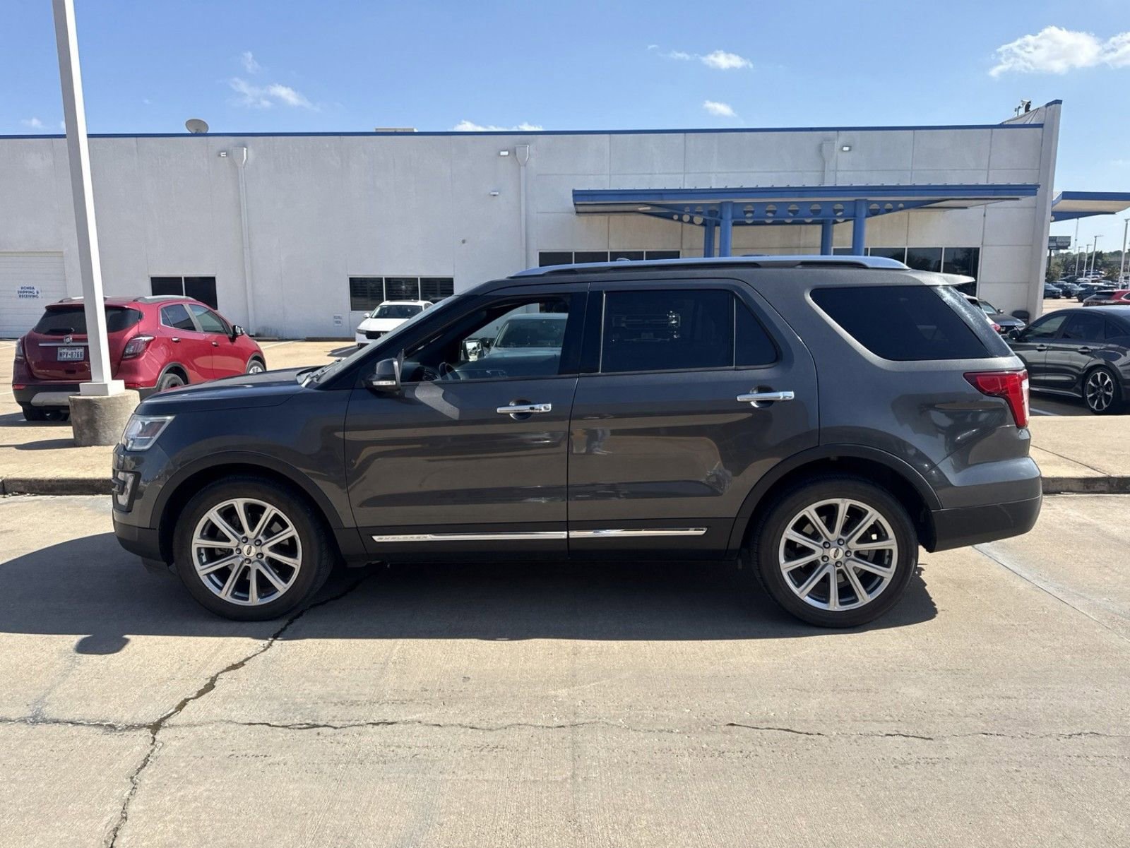 Used 2017 Ford Explorer Limited AWD/4WD image 4
