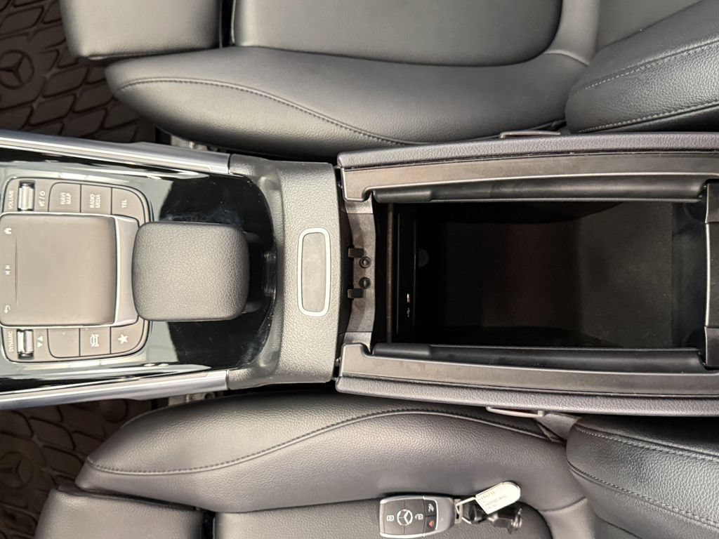 Used 2021 Mercedes-Benz GLB 250 image 25