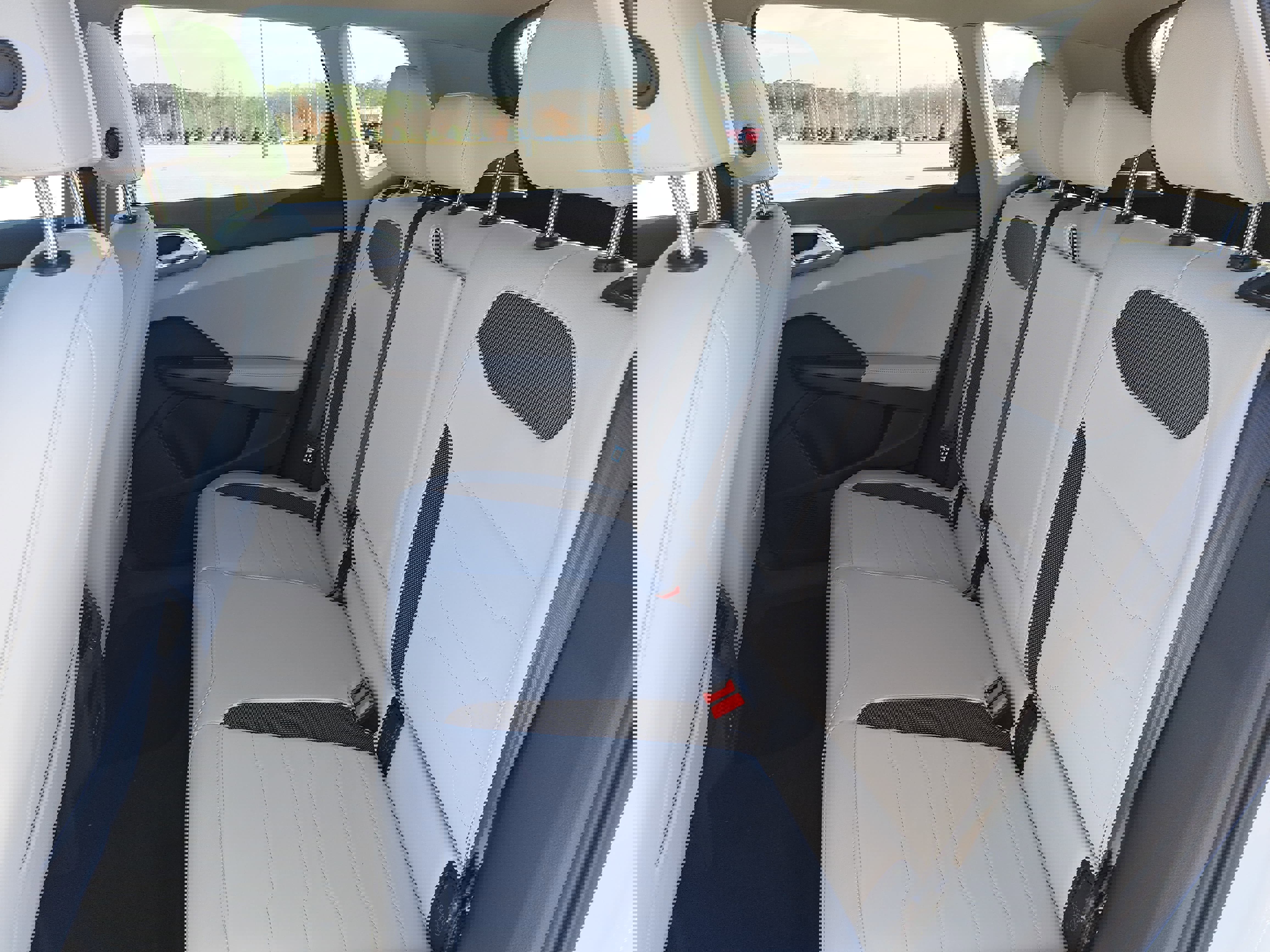 New 2026 Volkswagen Taos SE image 13