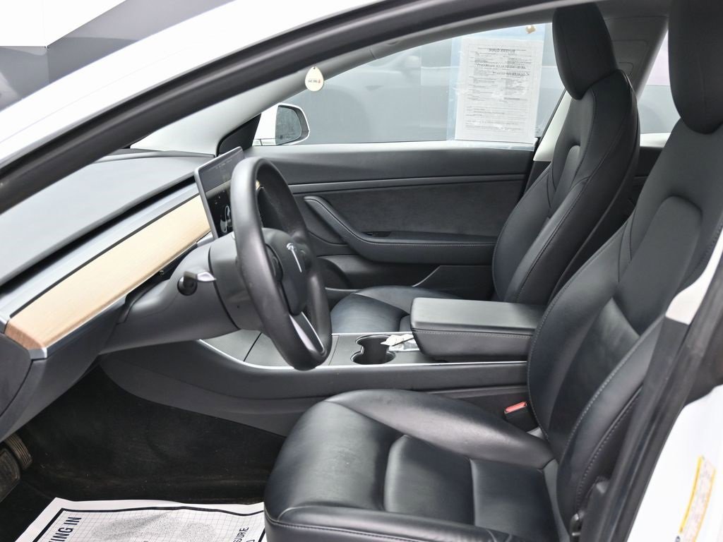 Used 2020 Tesla Model 3 Standard Range Plus image 13