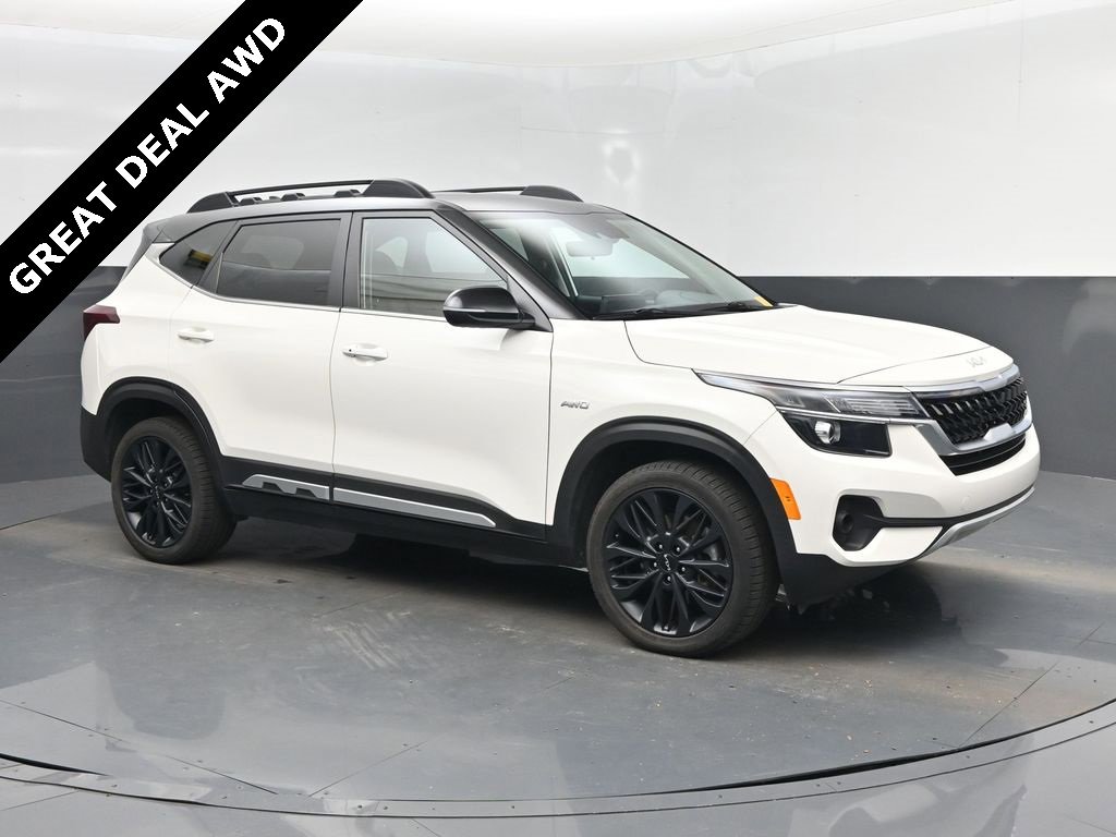 Used 2022 Kia Seltos Nightfall Edition image 1