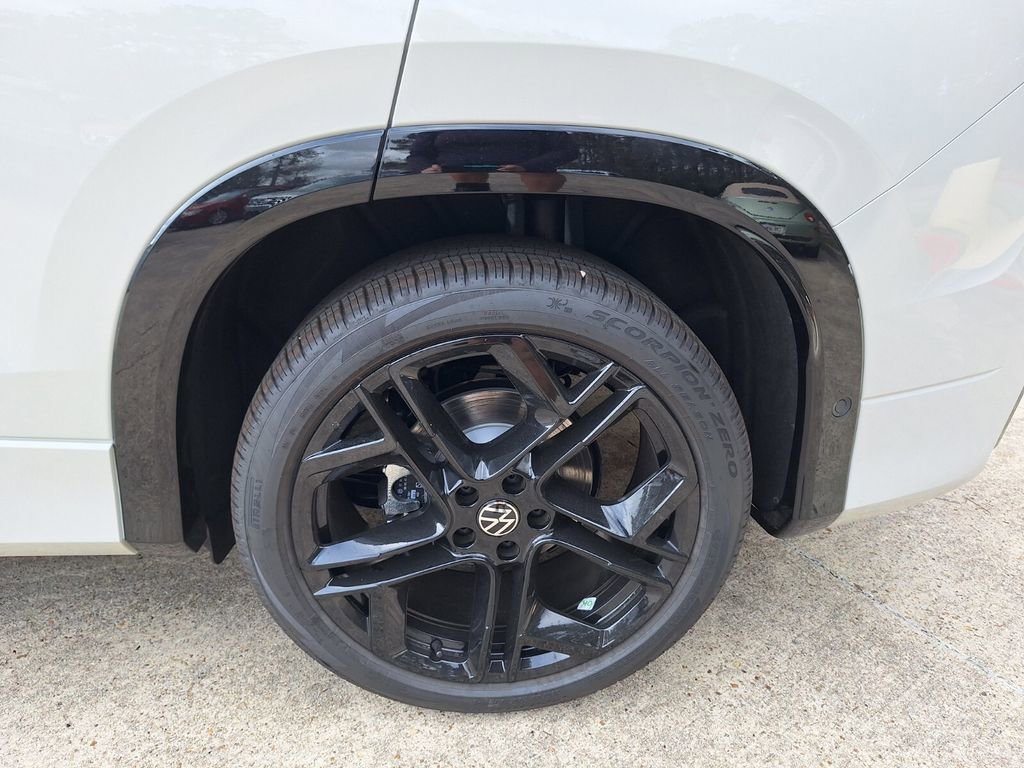 New 2026 Volkswagen Tiguan SE R-Line image 25